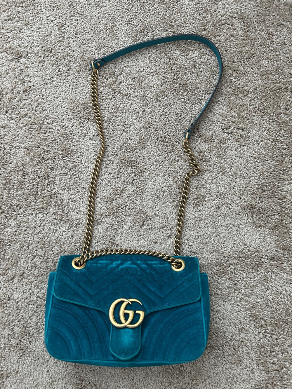 Gucci Teal Velvet Marmont Shoulder Bag with Gold Hardware - Picture 4 of 9